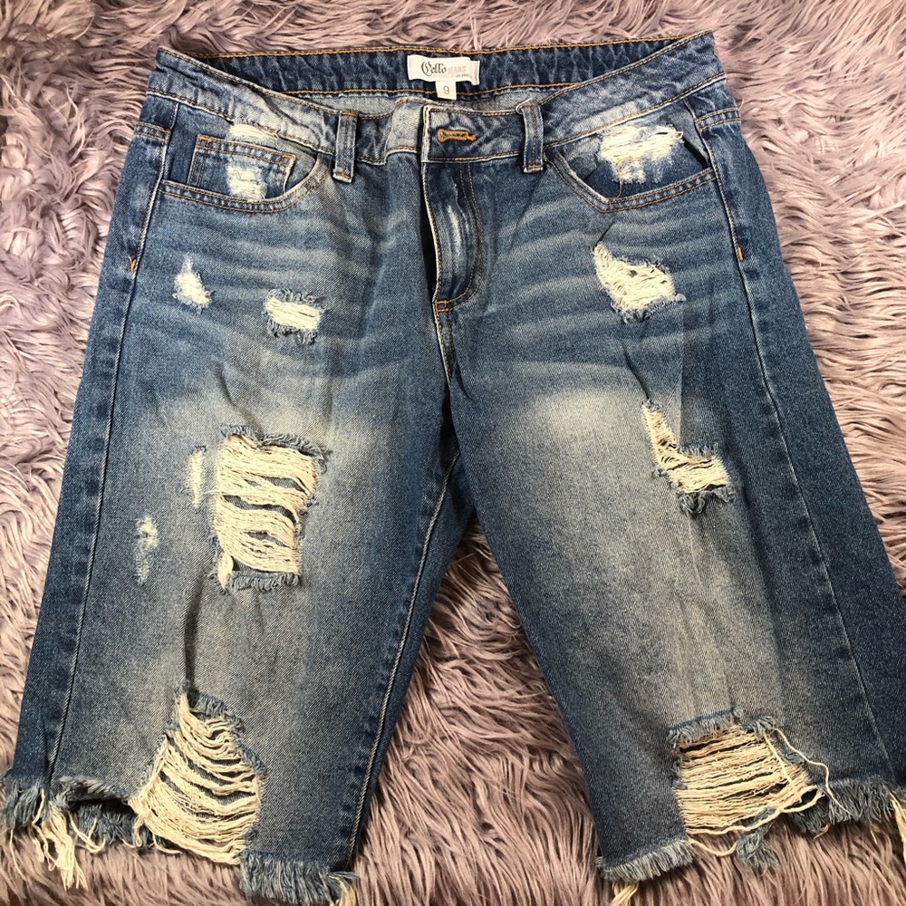 Cello distressed jean shorts size 9 💙💙💖💙